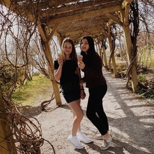 Meet your Posher, Shea